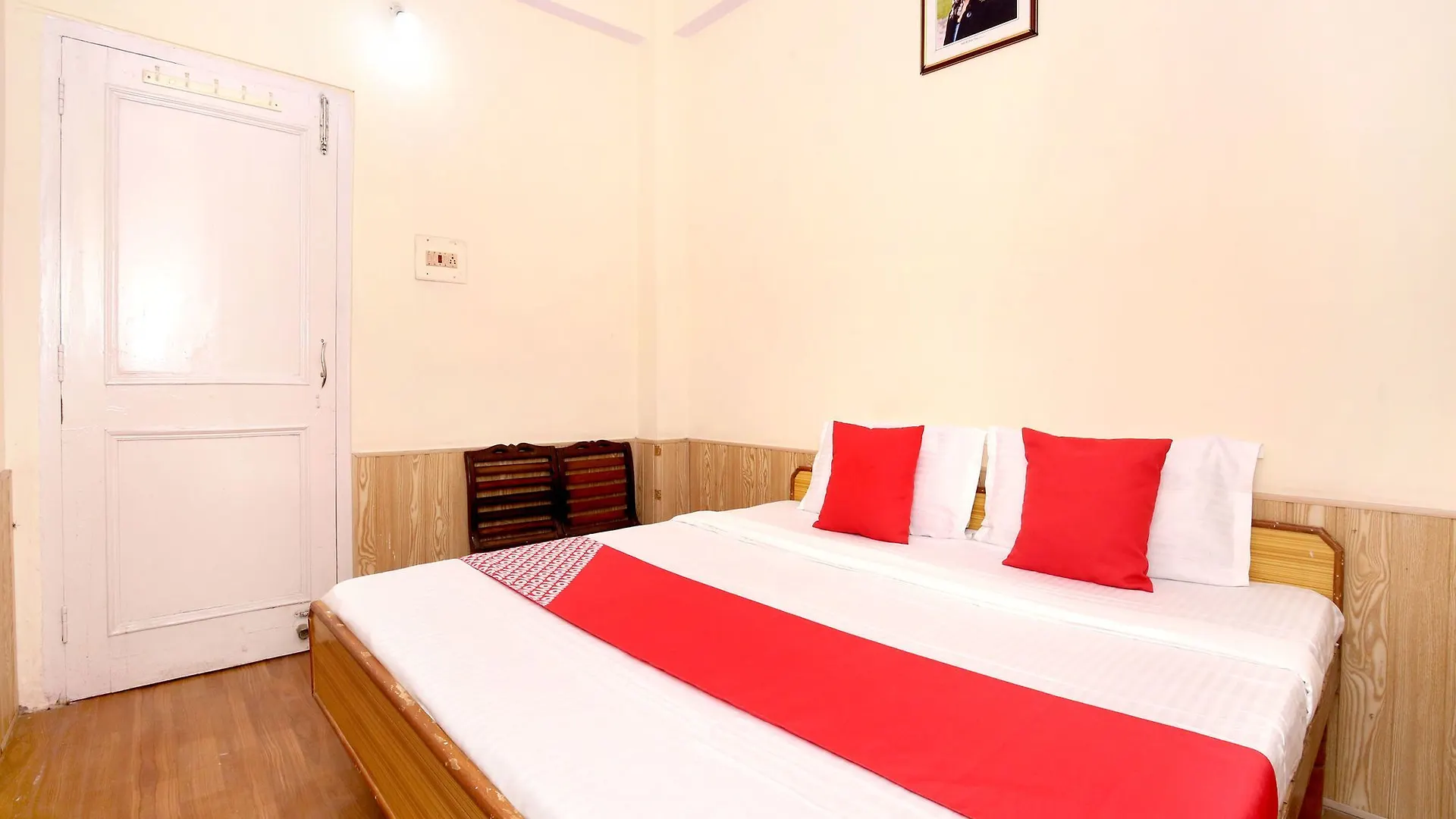 ** Hotel Oyo 12241 Home 2Rk Shoghi Shimla India